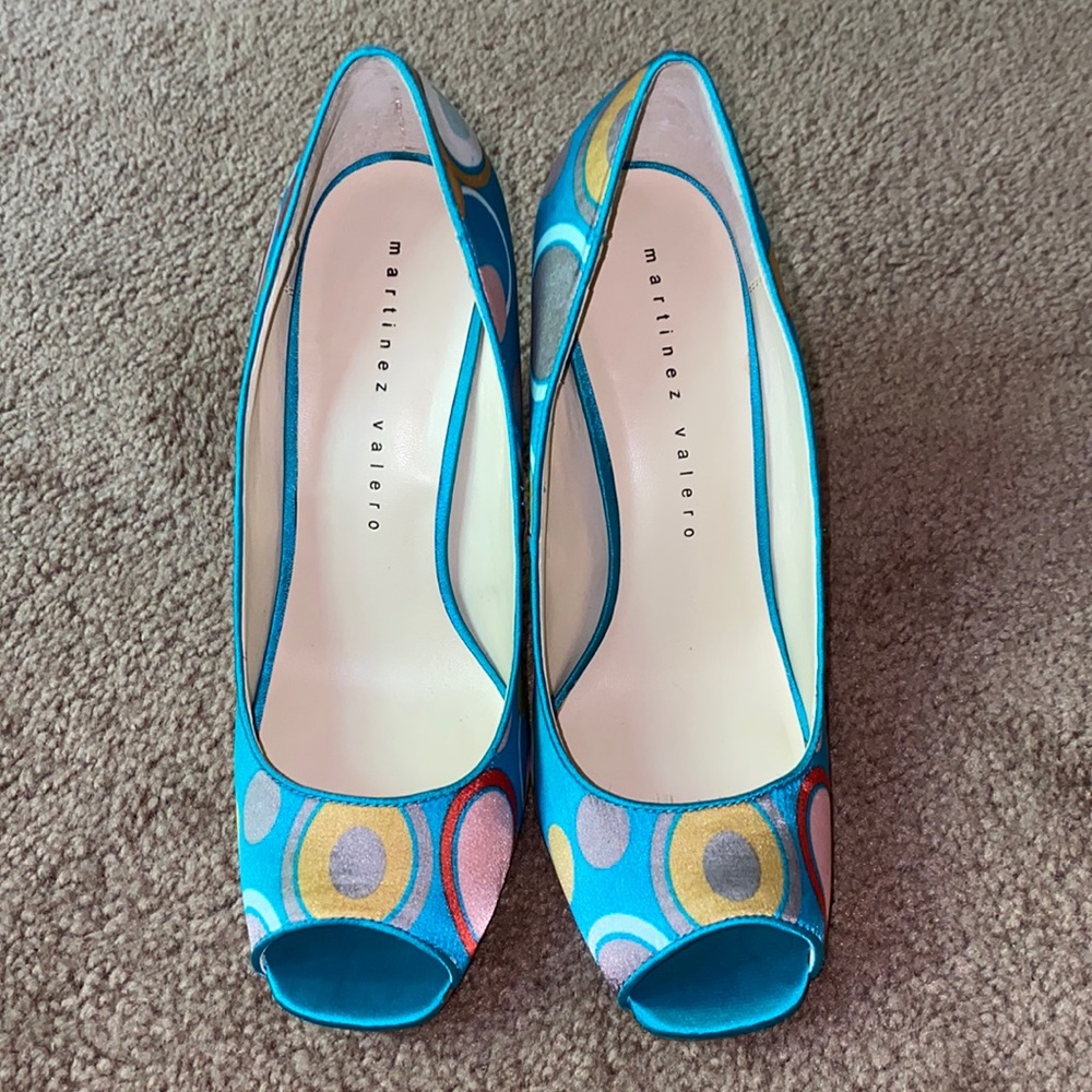 Size 9 heels slightly worn